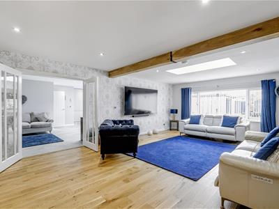 Lounge/Sitting Room